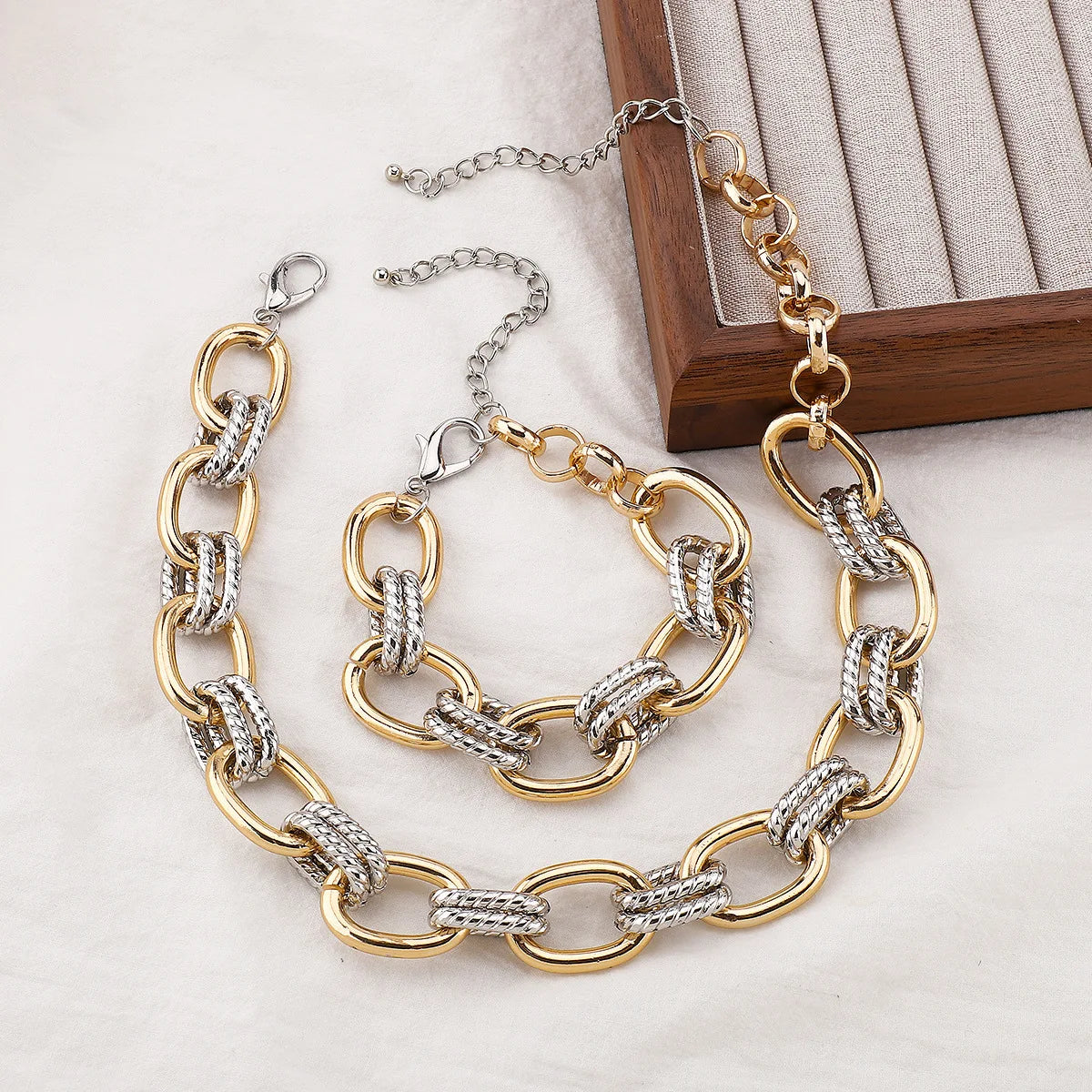 Maison Veyre Geometric Link Jewelry